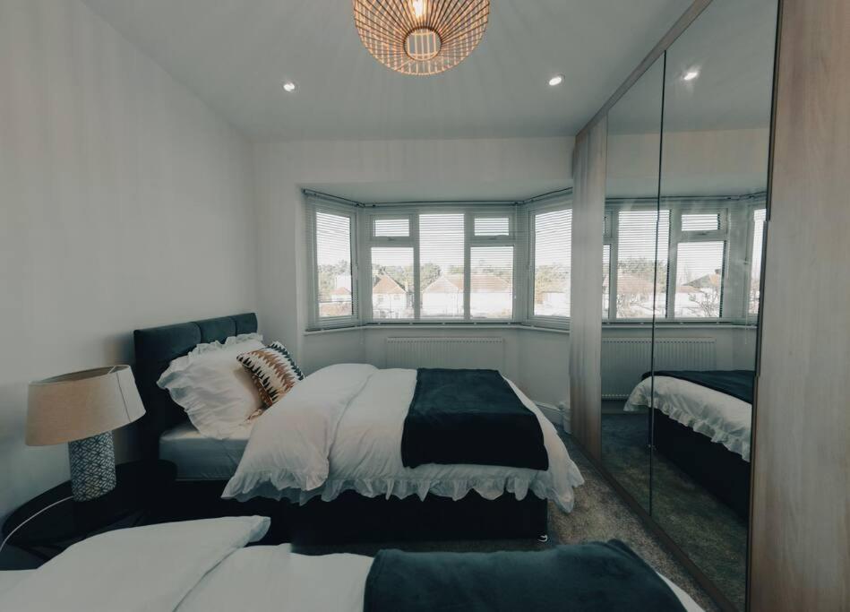 Homely & Peaceful Living Space Morden  Exteriör bild