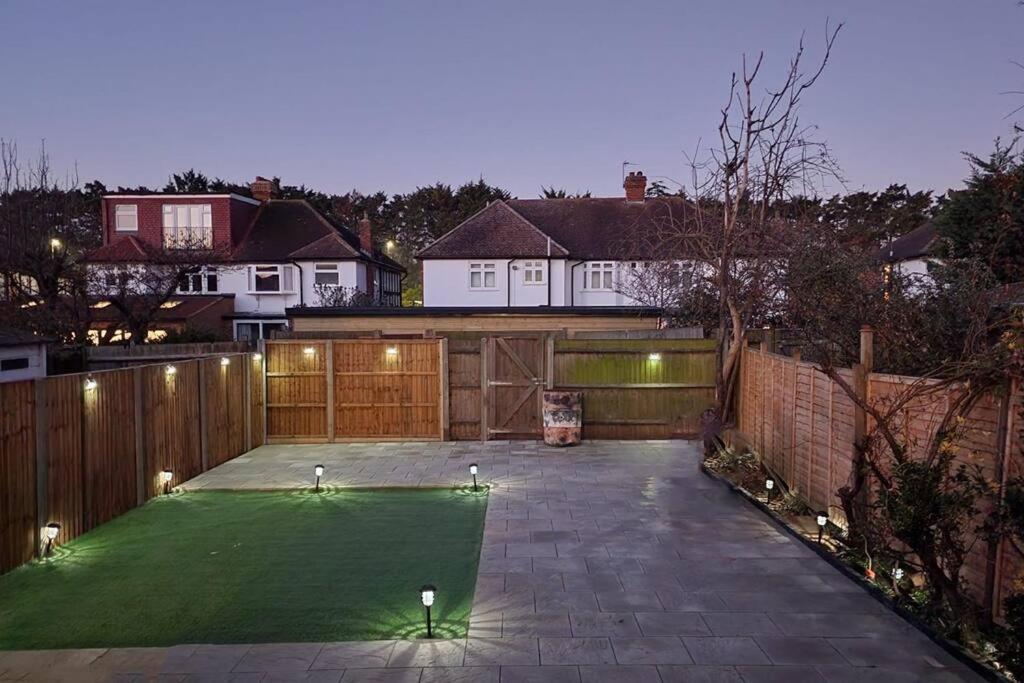 Homely & Peaceful Living Space Morden  Exteriör bild